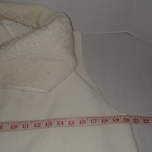 Open Front Cape/Vest-Drape Shawl-One Size-Pockets - Picture 5 of 6